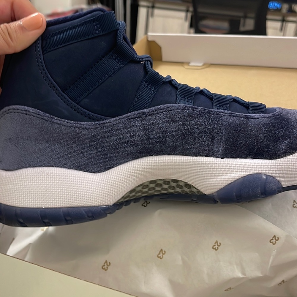 8.5 Woman Air Jordan 11 retro Velvet